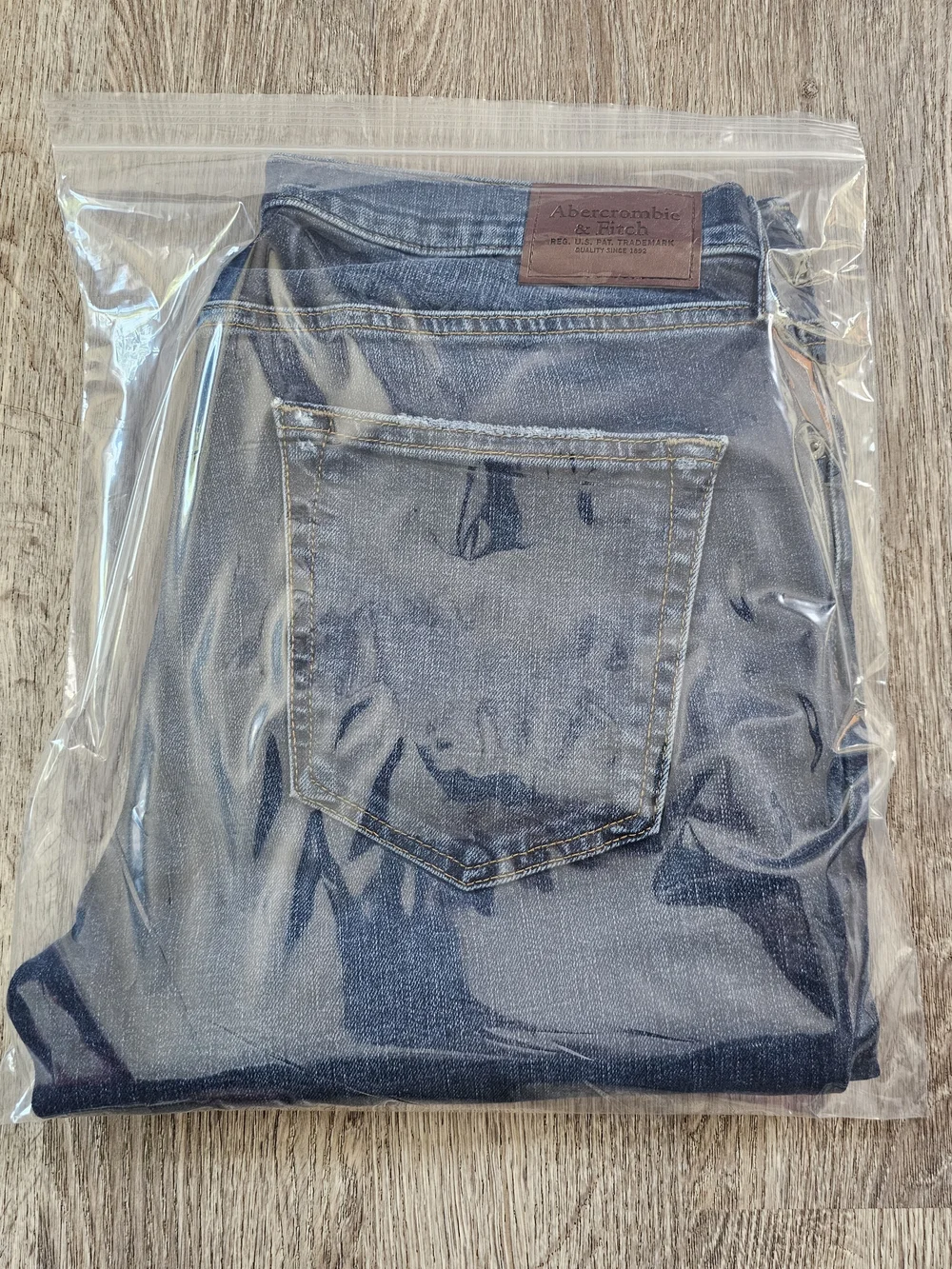 Abercrombie & Fitch Men's Dark Wash Slim Straight Jeans Size 34/30 Like New